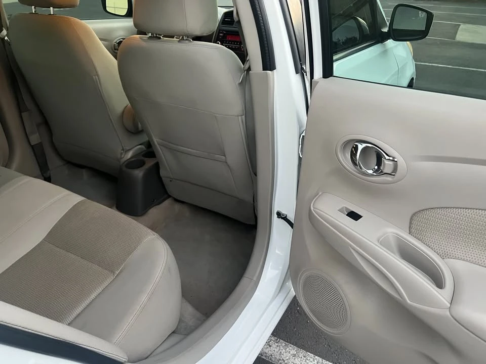 2015 Nissan Versa - Image 15 of 18