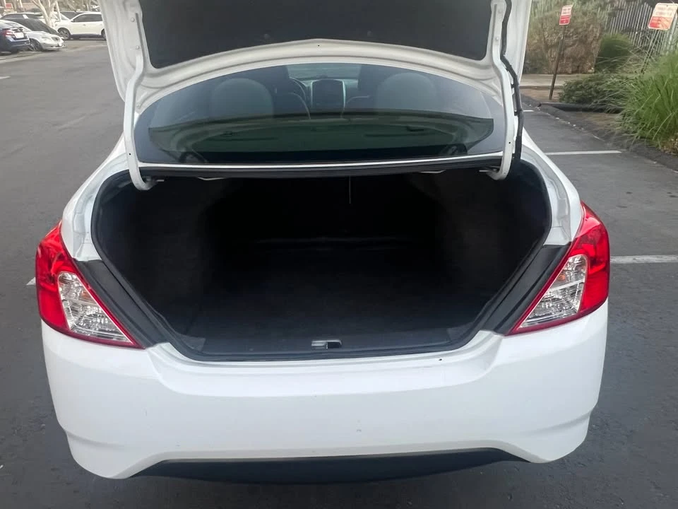 2015 Nissan Versa - Image 8 of 18