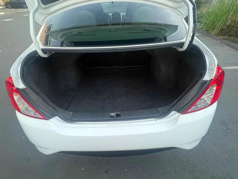 2015 Nissan Versa - Image 9 of 18