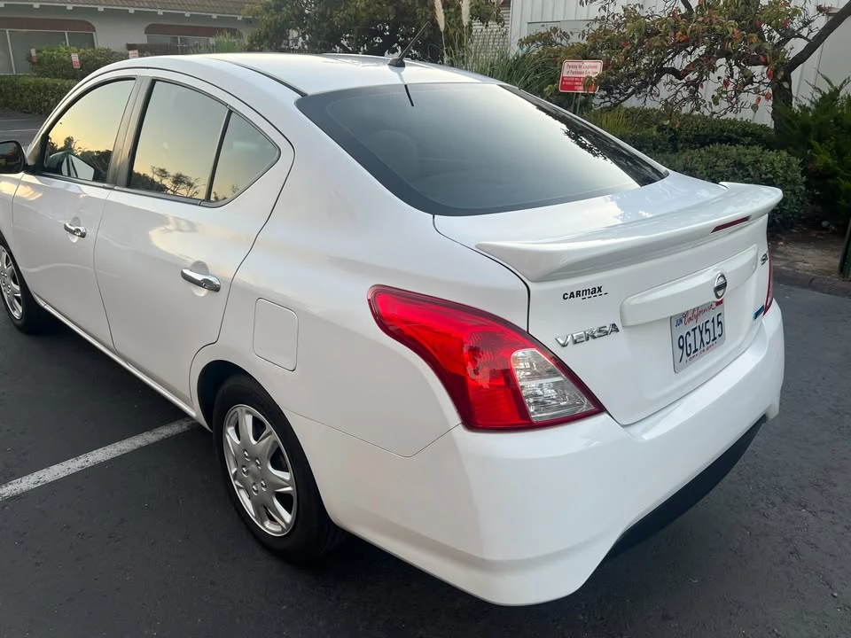 2015 Nissan Versa - Image 5 of 18