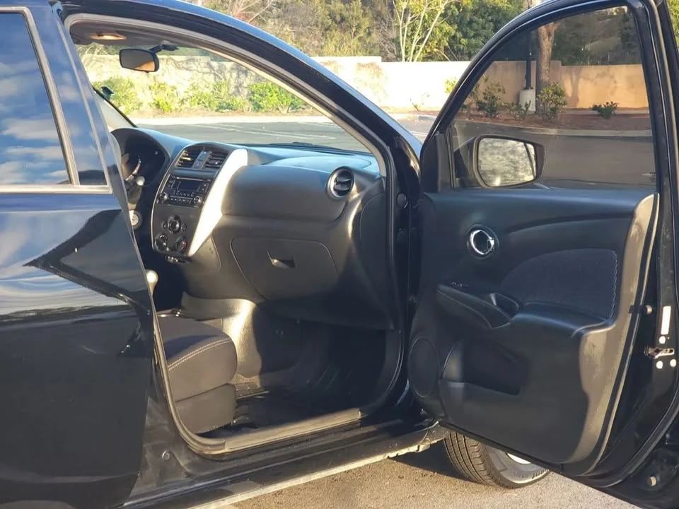 2015 Nissan Versa - Image 10 of 14