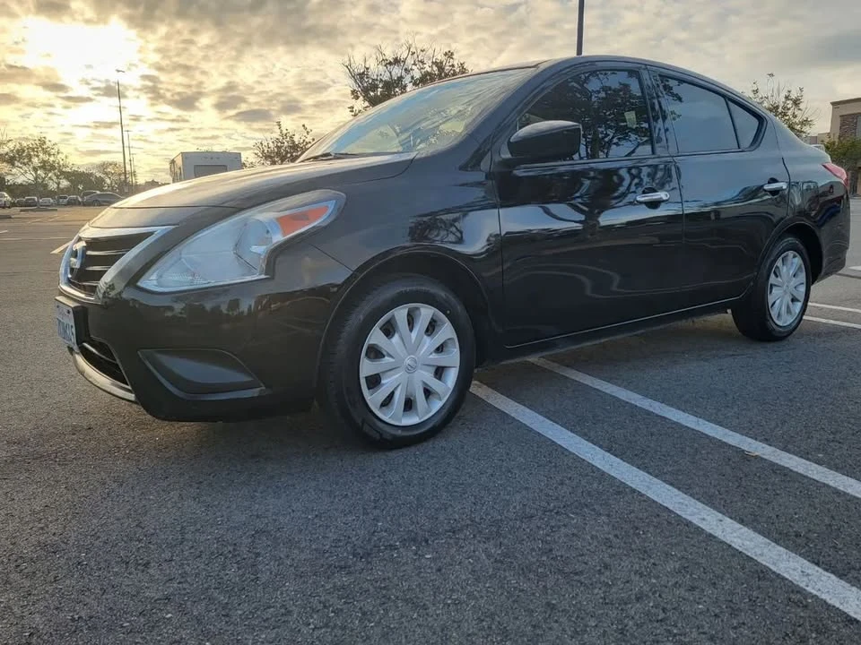2015 Nissan Versa - Image 5 of 14