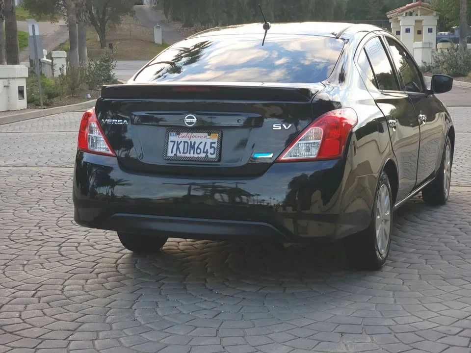 2015 Nissan Versa - Image 8 of 14