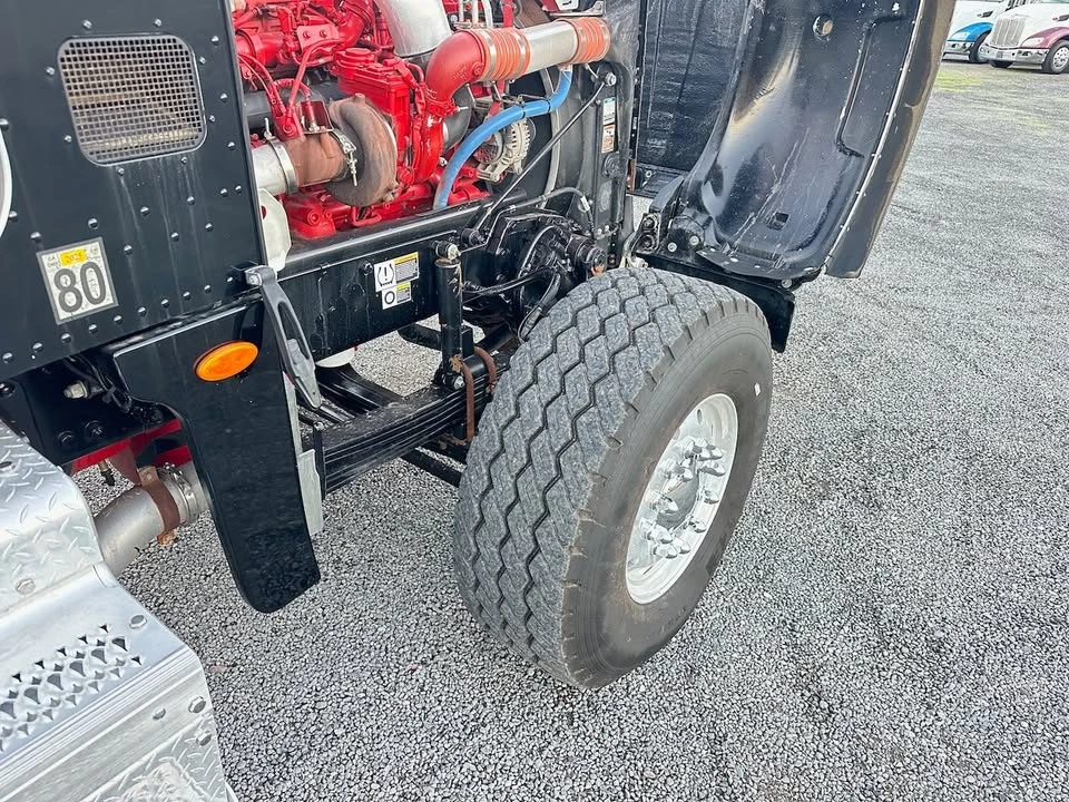 2015 Peterbilt - Image 19 of 19