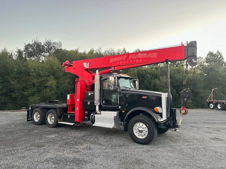 2015 Peterbilt - Image 2 of 19