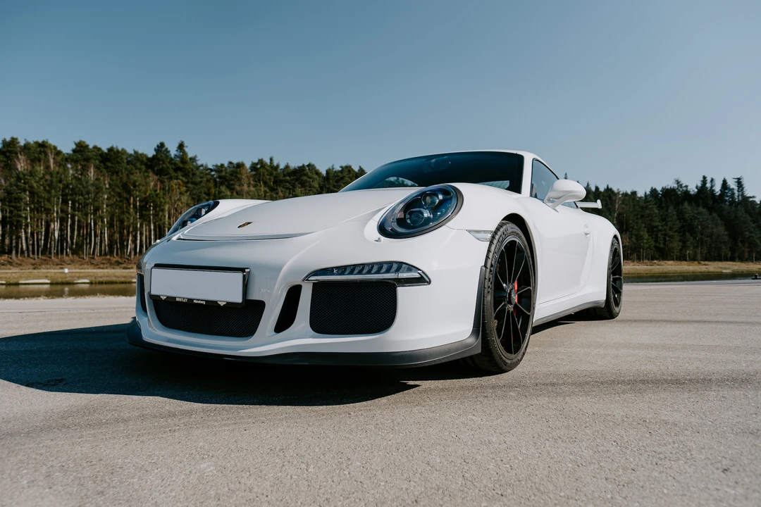 2015 Porsche 991 Carrera - Image 24 of 31