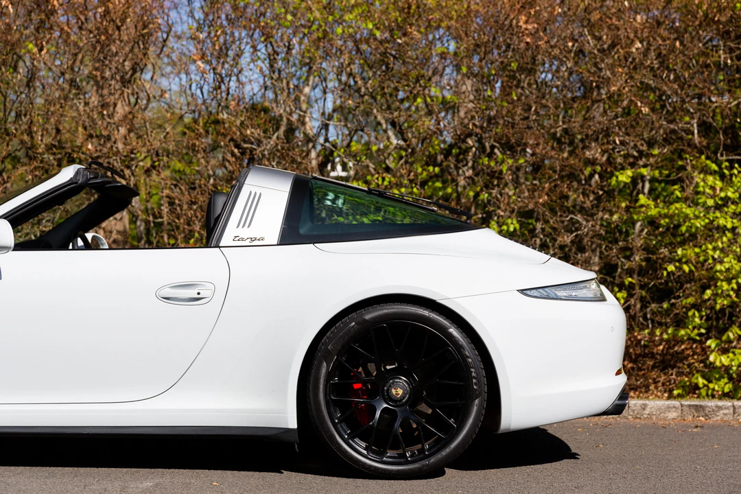 2015 Porsche 991 Targa 4 GTS - Image 17 of 31