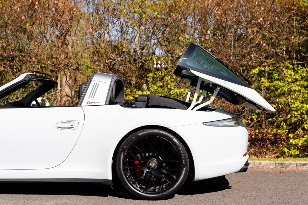 2015 Porsche 991 Targa 4 GTS - Image 24 of 31