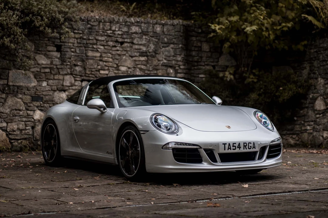 2015 Porsche 991 Carrera - Image 2 of 31