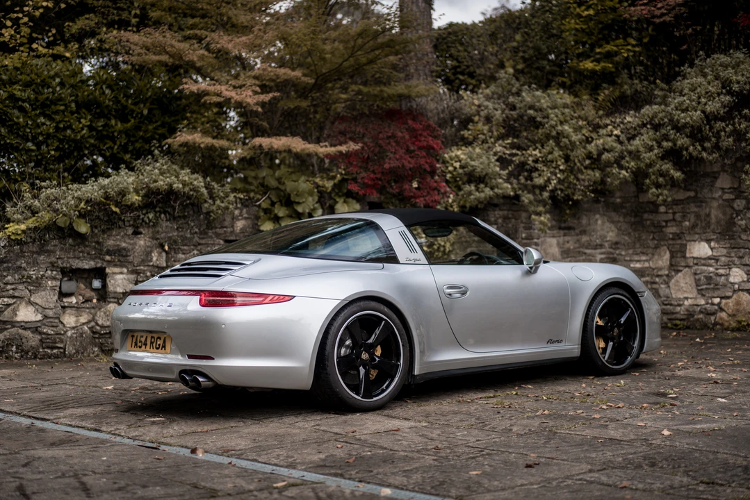 2015 Porsche 991 Carrera - Image 17 of 31