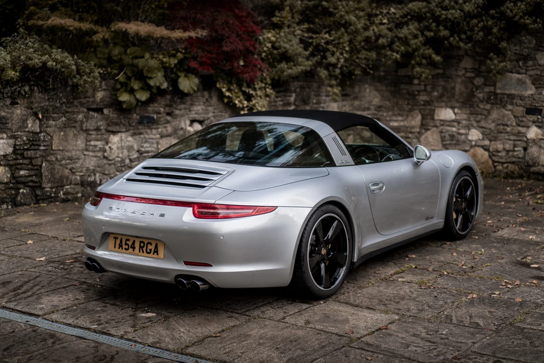 2015 Porsche 991 Carrera - Image 18 of 31