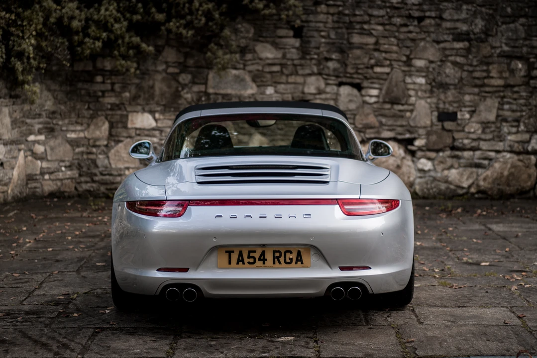 2015 Porsche 991 Carrera - Image 7 of 31