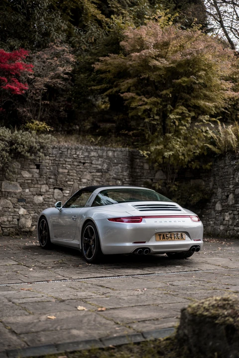 2015 Porsche 991 Carrera - Image 28 of 31