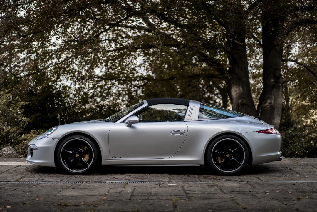 2015 Porsche 991 Carrera - Image 9 of 31