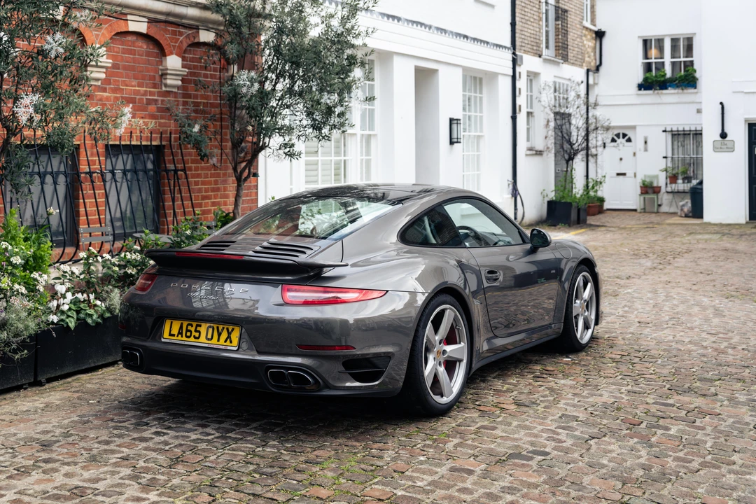 2015 Porsche 991 Turbo - Image 16 of 31
