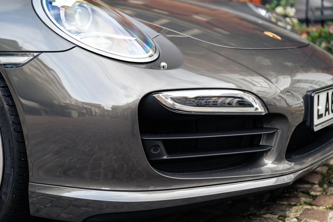 2015 Porsche 991 Turbo - Image 26 of 31