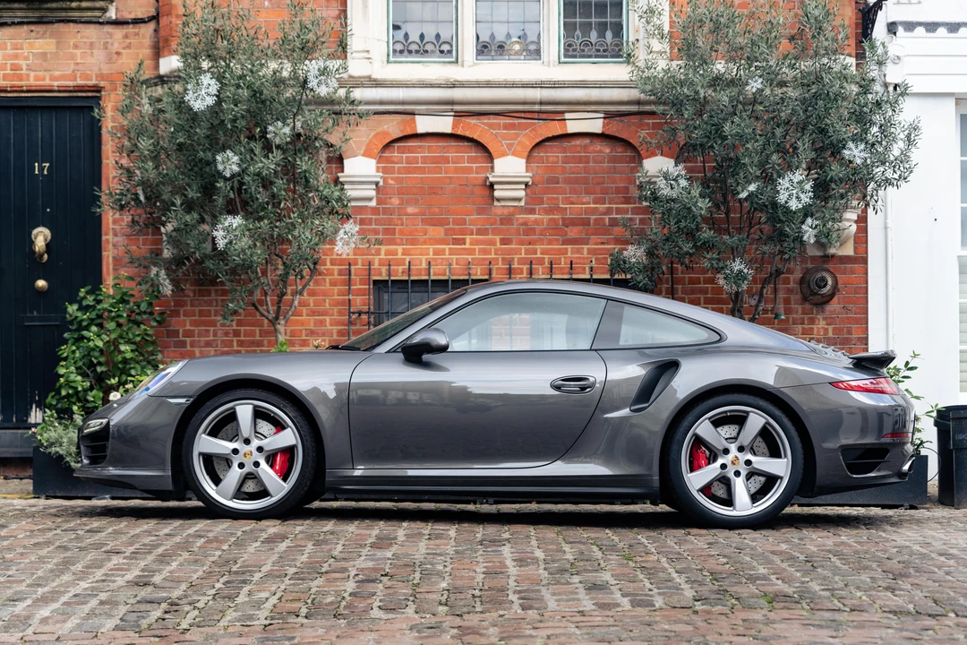 2015 Porsche 991 Turbo - Image 13 of 31