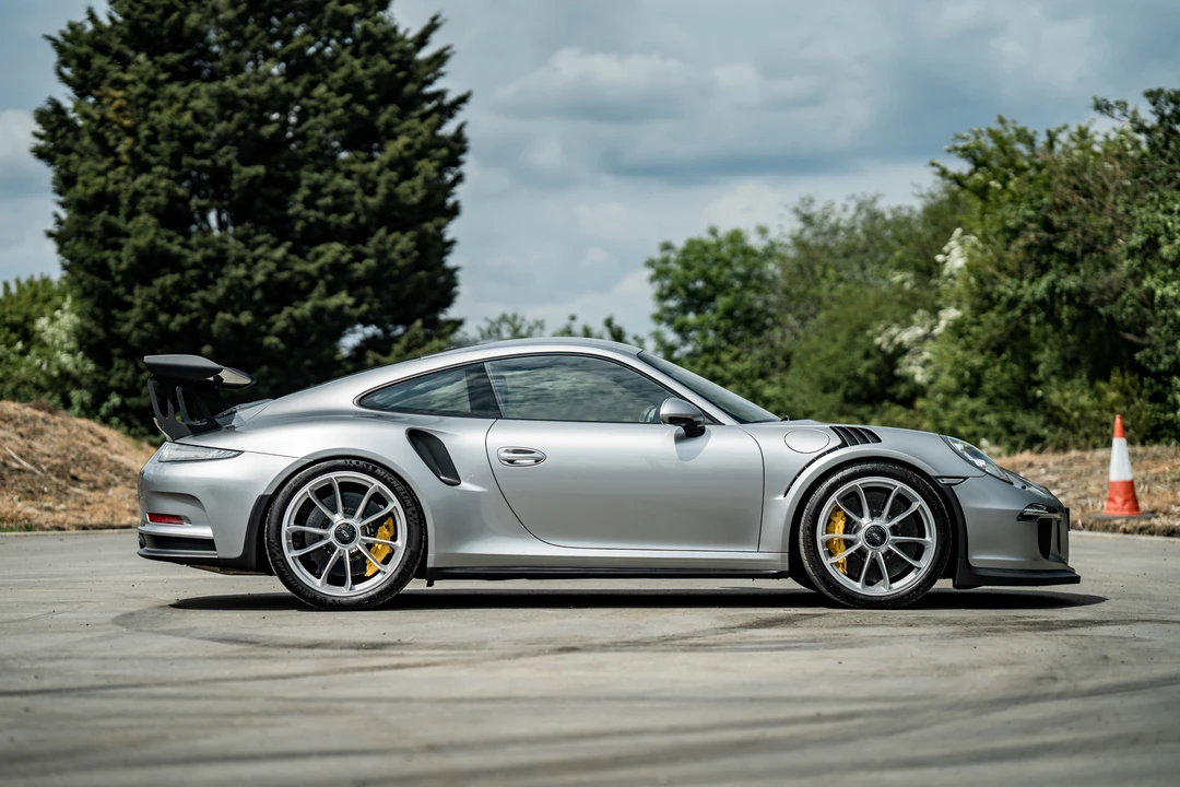 2015 Porsche 991 GT3 RS - Image 8 of 31