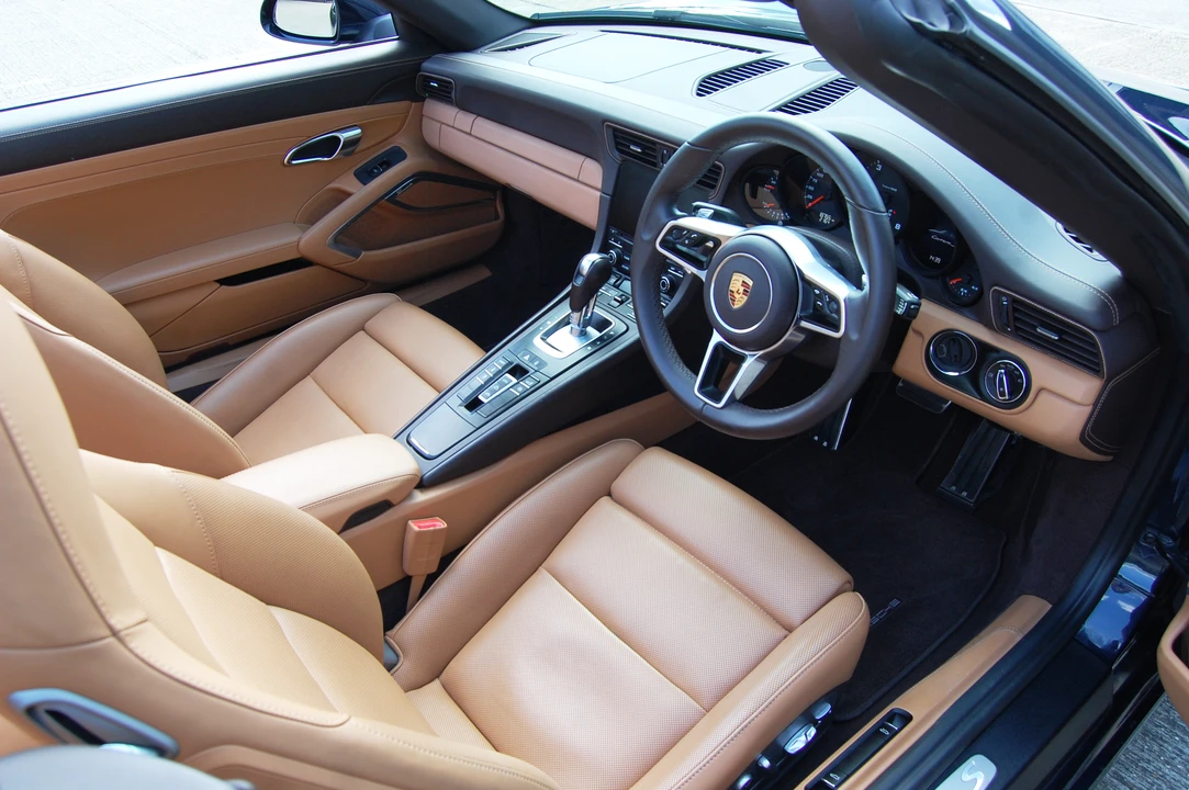2015 Porsche 991 Carrera S - Image 26 of 31