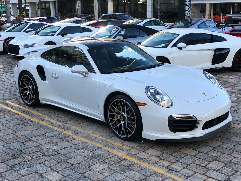 2015 Porsche 991 Turbo S - Image 5 of 24