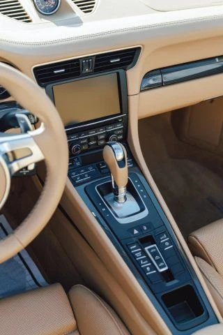 2015 Porsche 911 - Image 14 of 23