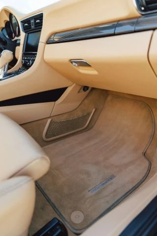 2015 Porsche 911 - Image 15 of 23