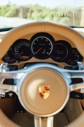 2015 Porsche 911 - Image 22 of 23