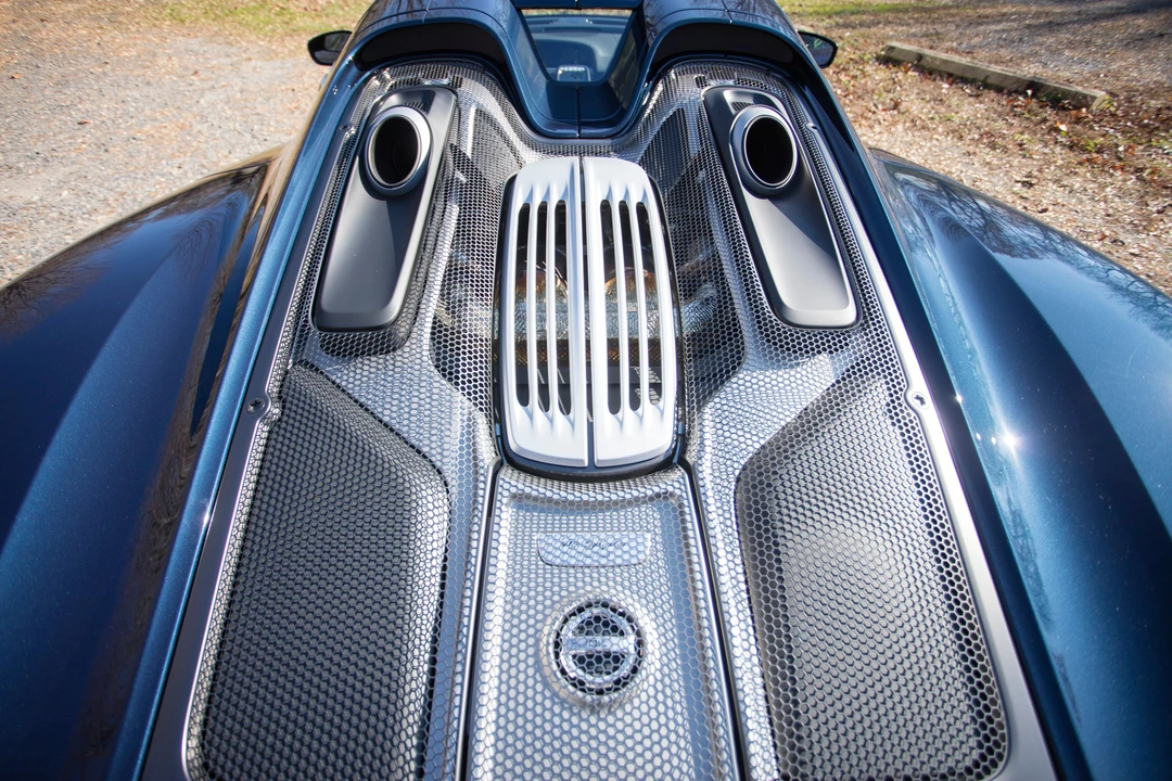 2015 Porsche 918 Spyder - Image 29 of 31