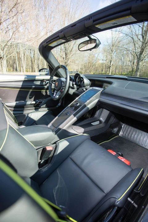 2015 Porsche 918 Spyder - Image 15 of 31