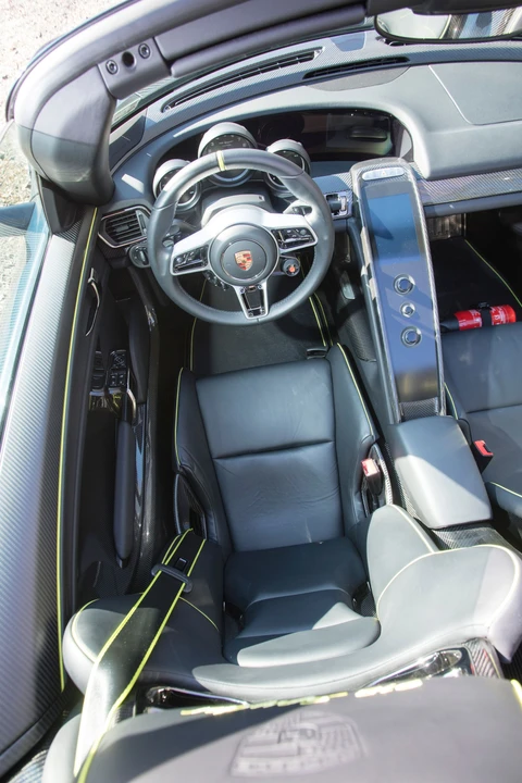 2015 Porsche 918 Spyder - Image 16 of 31