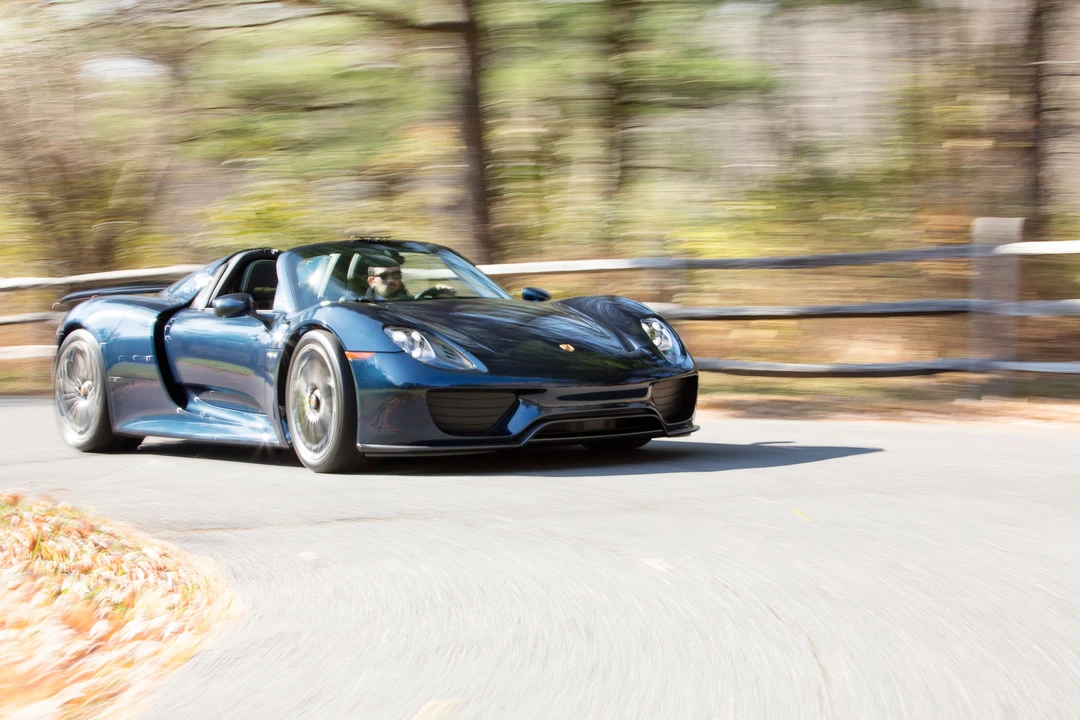 2015 Porsche 918 Spyder - Image 3 of 31