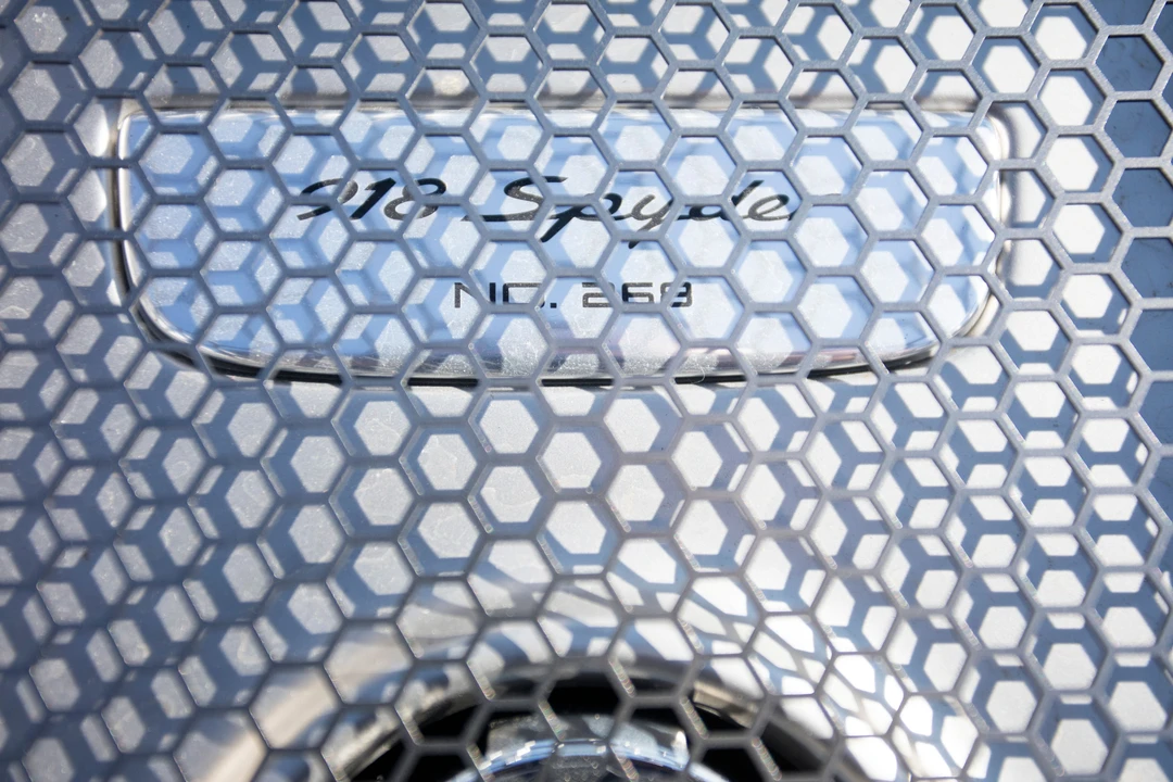 2015 Porsche 918 Spyder - Image 27 of 31