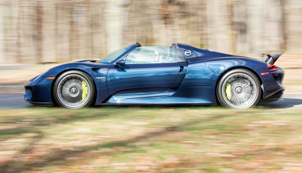 2015 Porsche 918 Spyder - Image 2 of 31