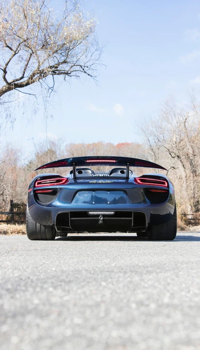 2015 Porsche 918 Spyder - Image 6 of 31