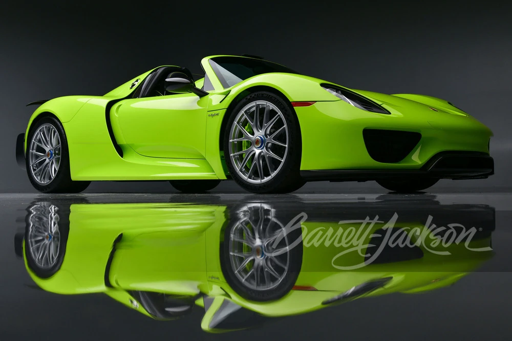 2015 Porsche 918 Spyder - Image 9 of 31
