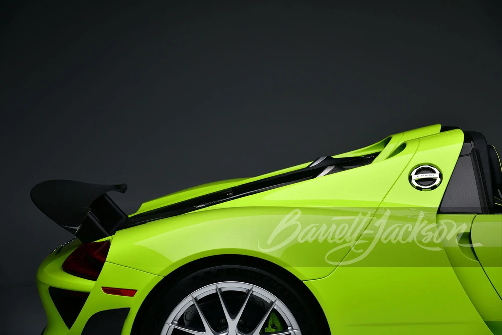 2015 Porsche 918 Spyder - Image 12 of 31