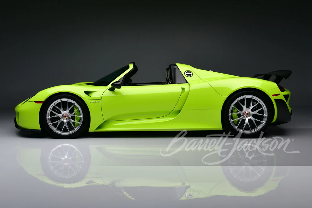 2015 Porsche 918 Spyder - Image 15 of 31