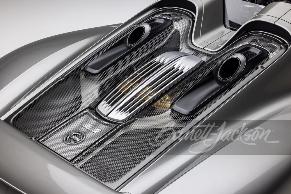 2015 Porsche 918 Spyder - Image 5 of 31