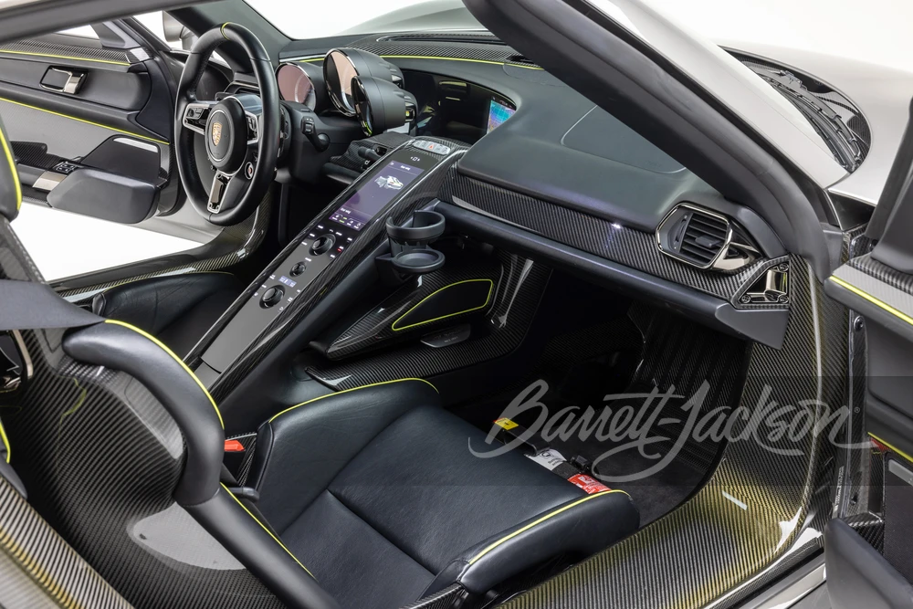 2015 Porsche 918 Spyder - Image 4 of 31