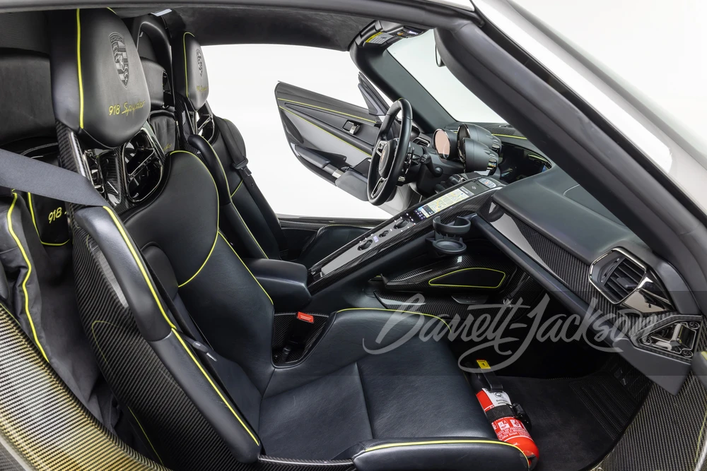 2015 Porsche 918 Spyder - Image 20 of 31