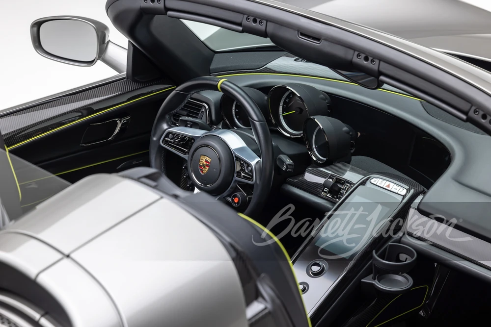 2015 Porsche 918 Spyder - Image 25 of 31