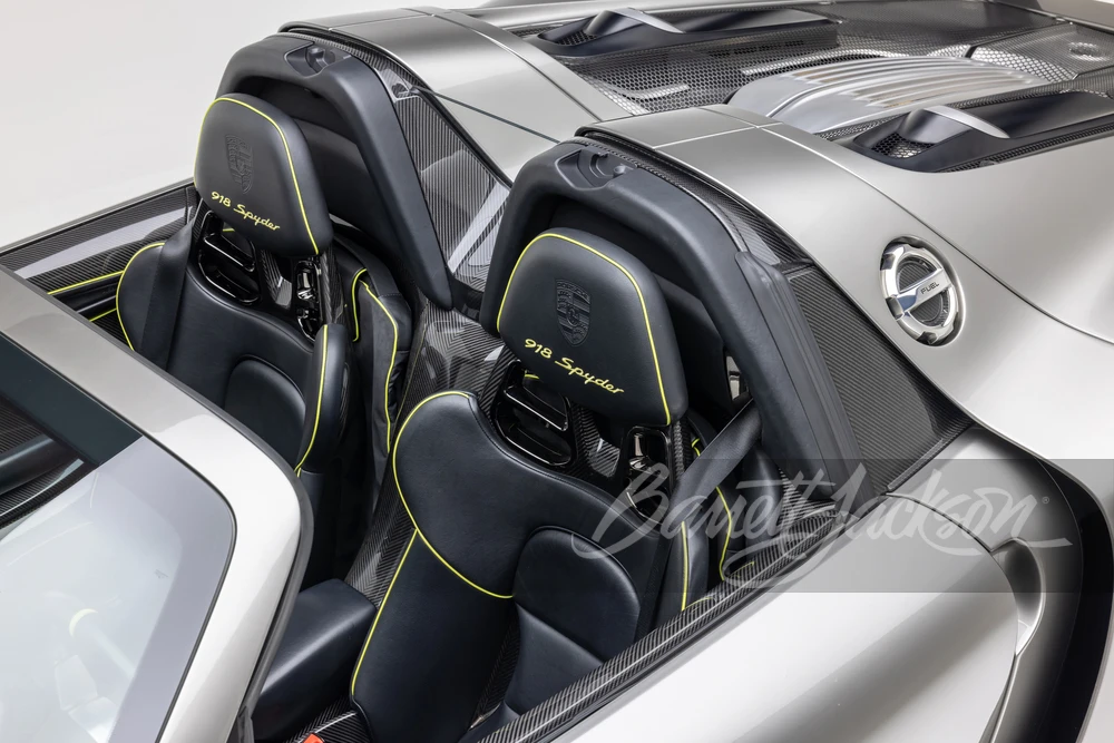 2015 Porsche 918 Spyder - Image 18 of 31