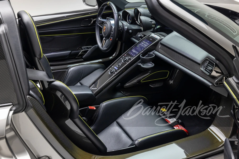 2015 Porsche 918 Spyder - Image 30 of 31