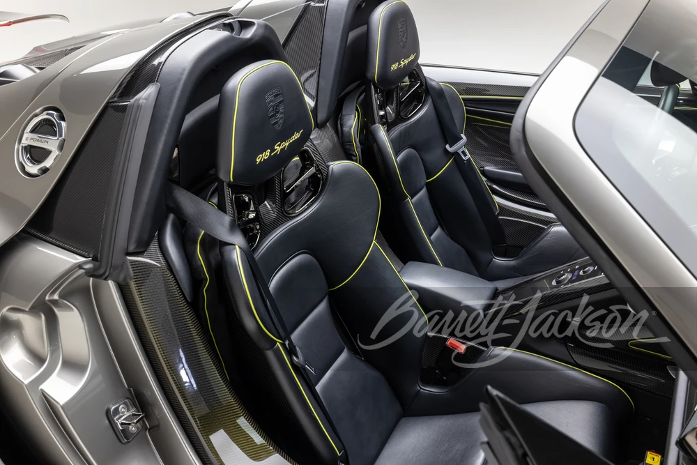 2015 Porsche 918 Spyder - Image 17 of 31