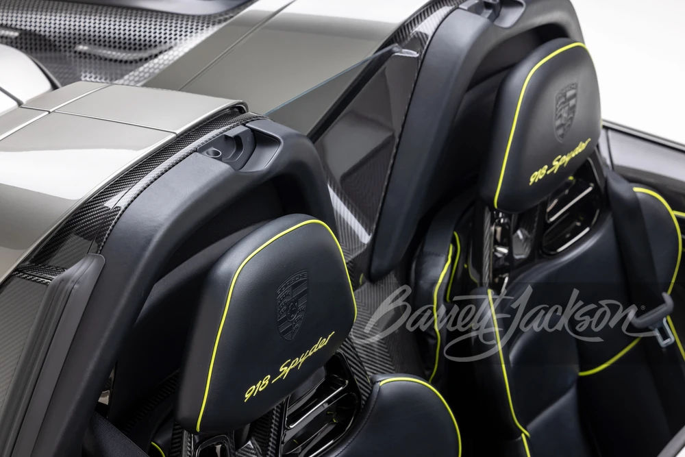2015 Porsche 918 Spyder - Image 21 of 31
