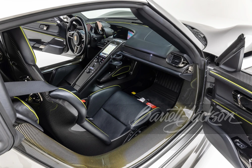 2015 Porsche 918 Spyder - Image 14 of 31