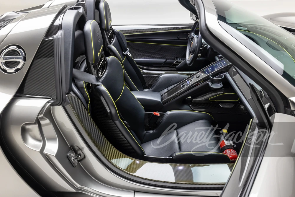 2015 Porsche 918 Spyder - Image 16 of 31