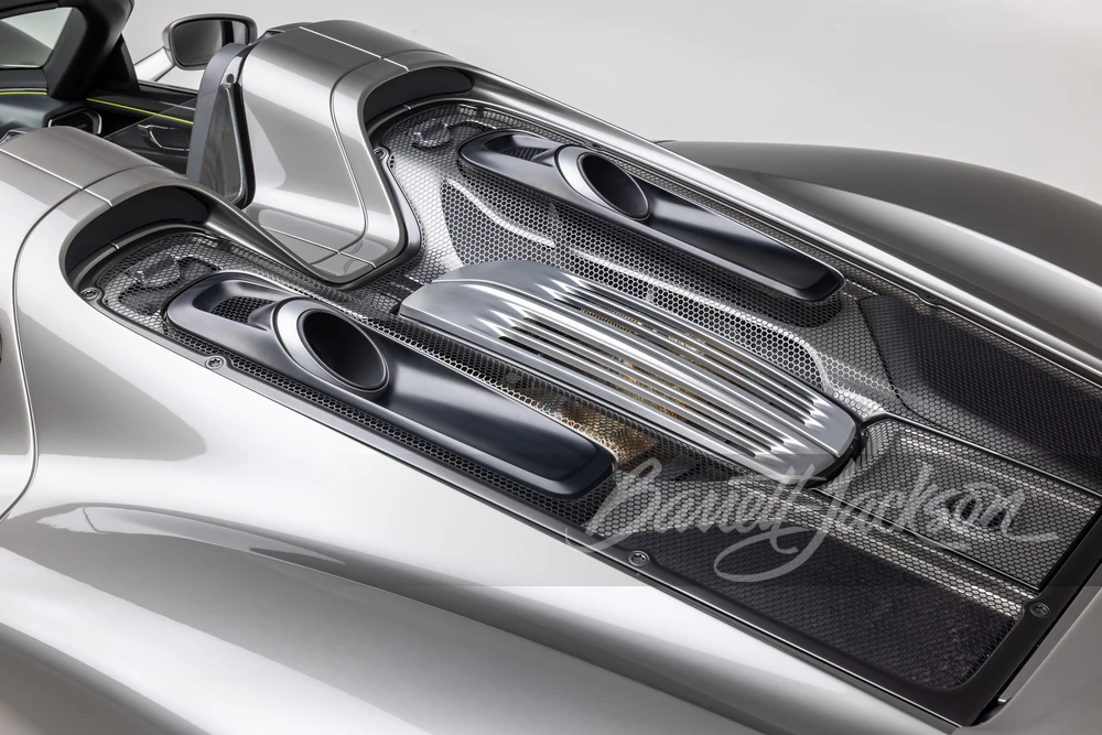 2015 Porsche 918 Spyder - Image 7 of 31