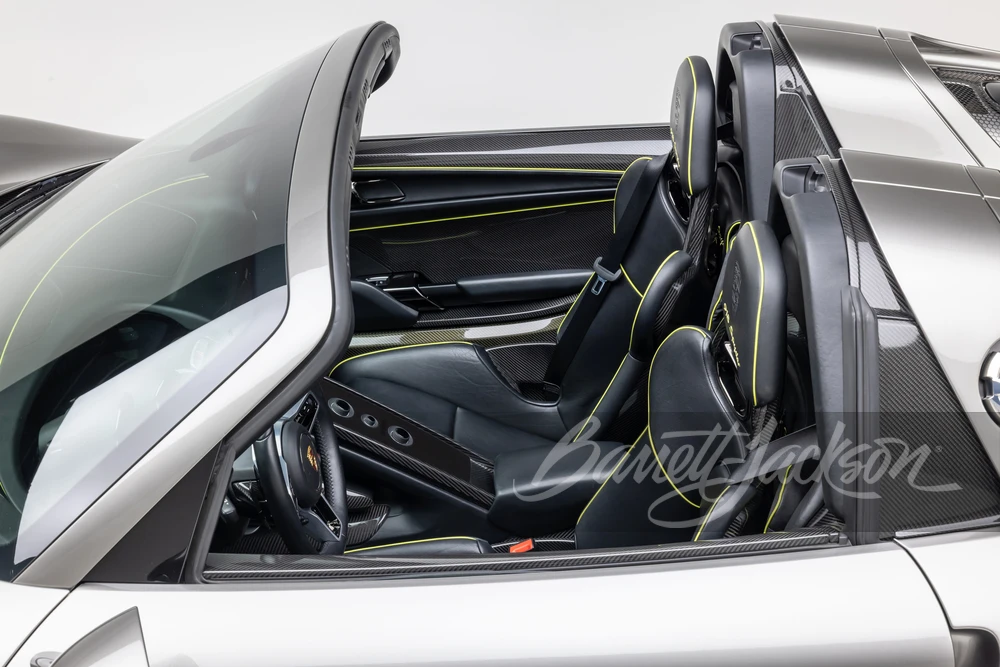 2015 Porsche 918 Spyder - Image 22 of 31