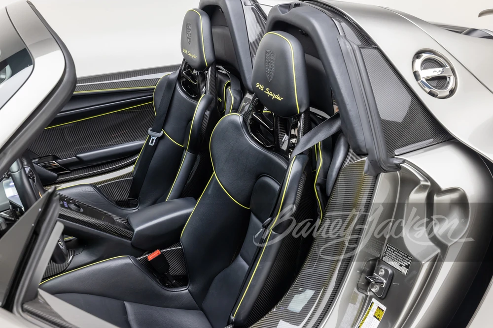 2015 Porsche 918 Spyder - Image 24 of 31